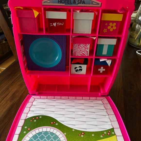 Gift ‘ems Hotel & Spa with 8 gift ‘email and boxes - Picture 2 of 15